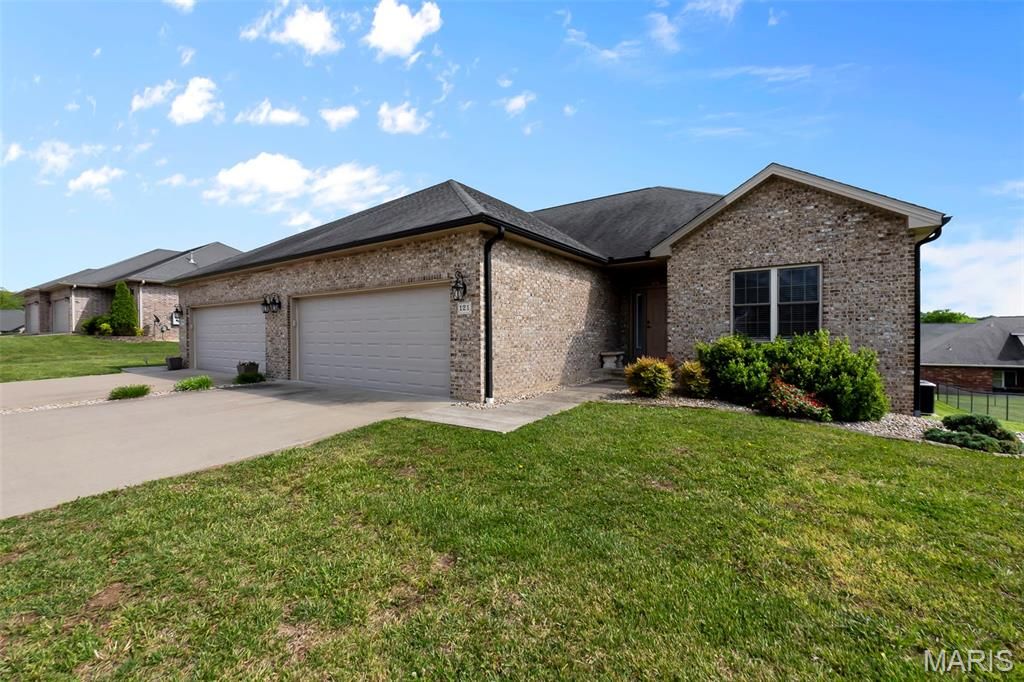 Photo of 119 Summerfield Way, Cape Girardeau, MO 63701 (MLS # 26028588)