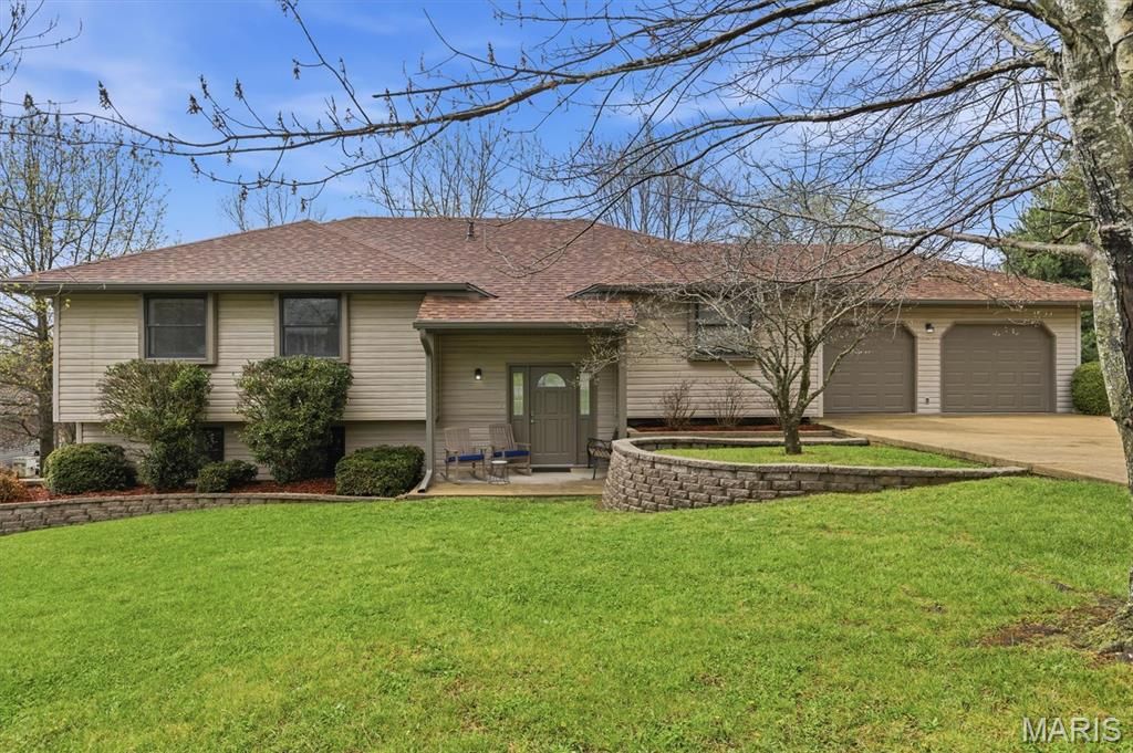 Photo of 1013 M- Sassafras Street, Willow Springs, MO 65793 (MLS # 26020880)