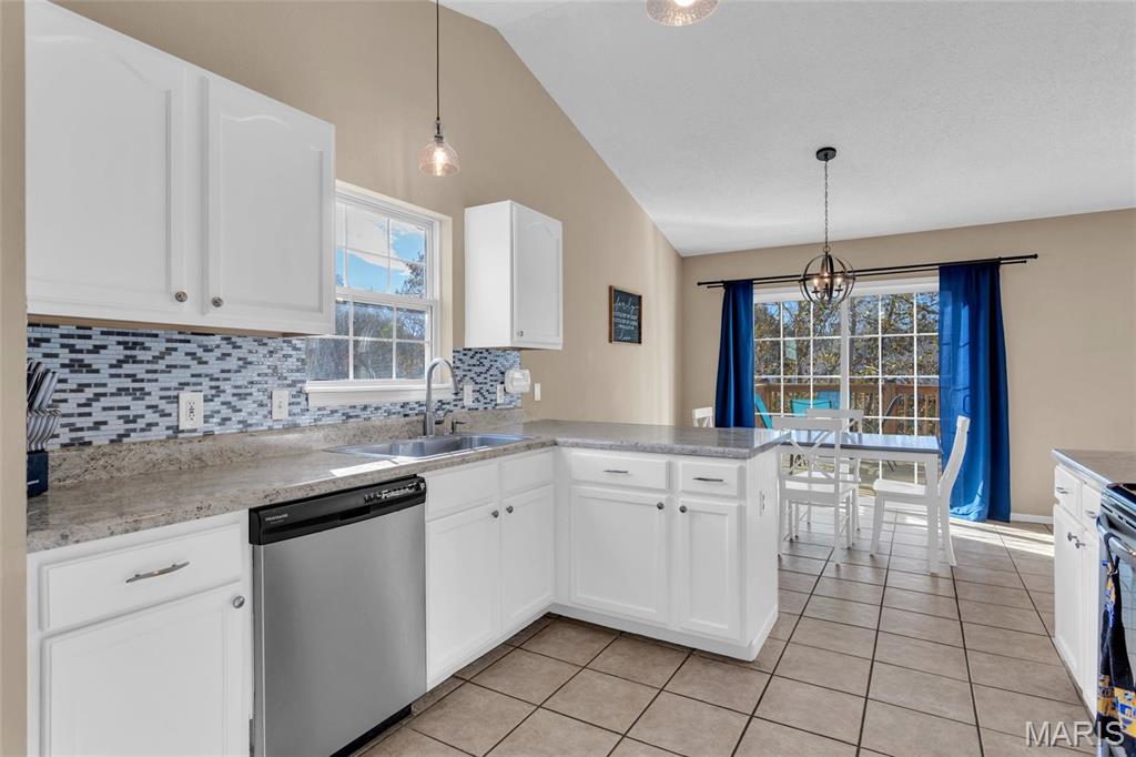 611 N Friedberg Drive