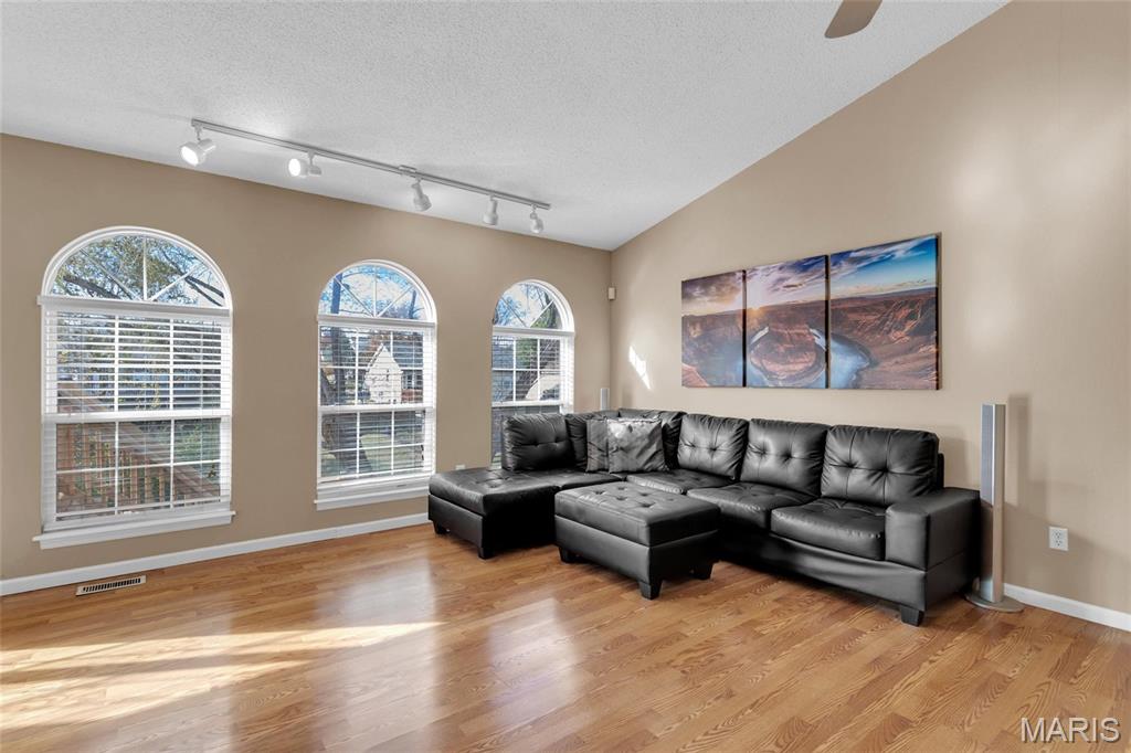 611 N Friedberg Drive