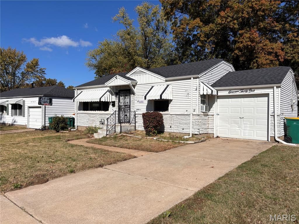 Photo of 1131 Darr Drive, St Louis, MO 63137 (MLS # 25073539)