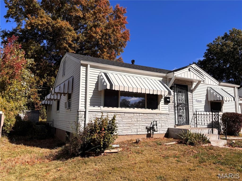 Photo of 1131 Darr Drive, St Louis, MO 63137 (MLS # 25073539)