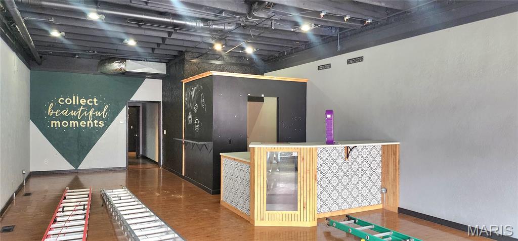 104-106 W Stacey Street