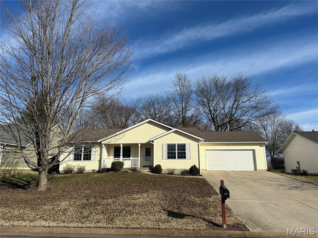 Photo of 404 Roberta Street, New Haven, MO 63068 (MLS # 25080353)
