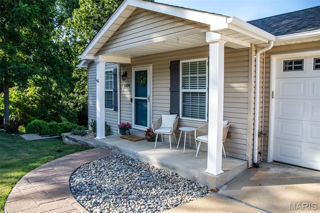 2100 Longview Drive