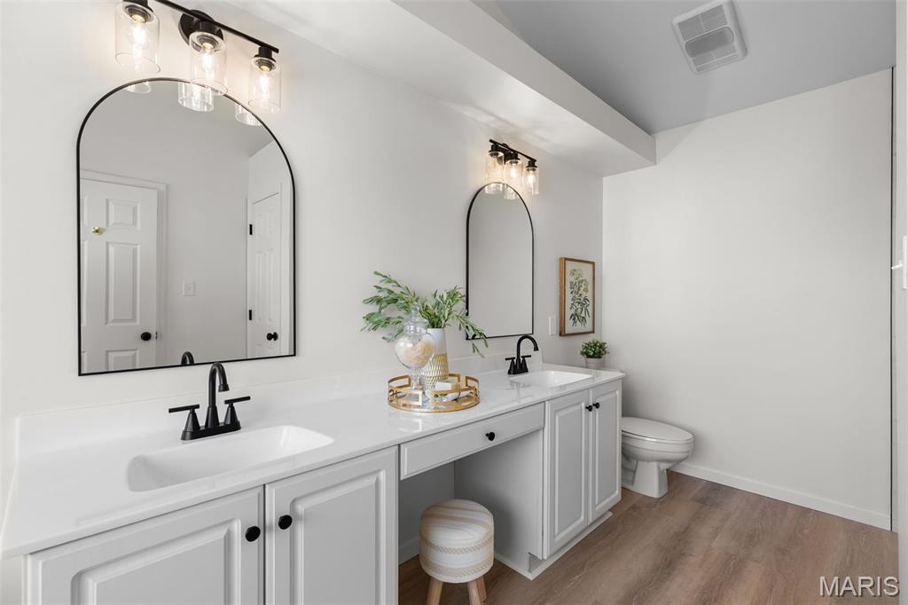 Twin Chimneys - Residential