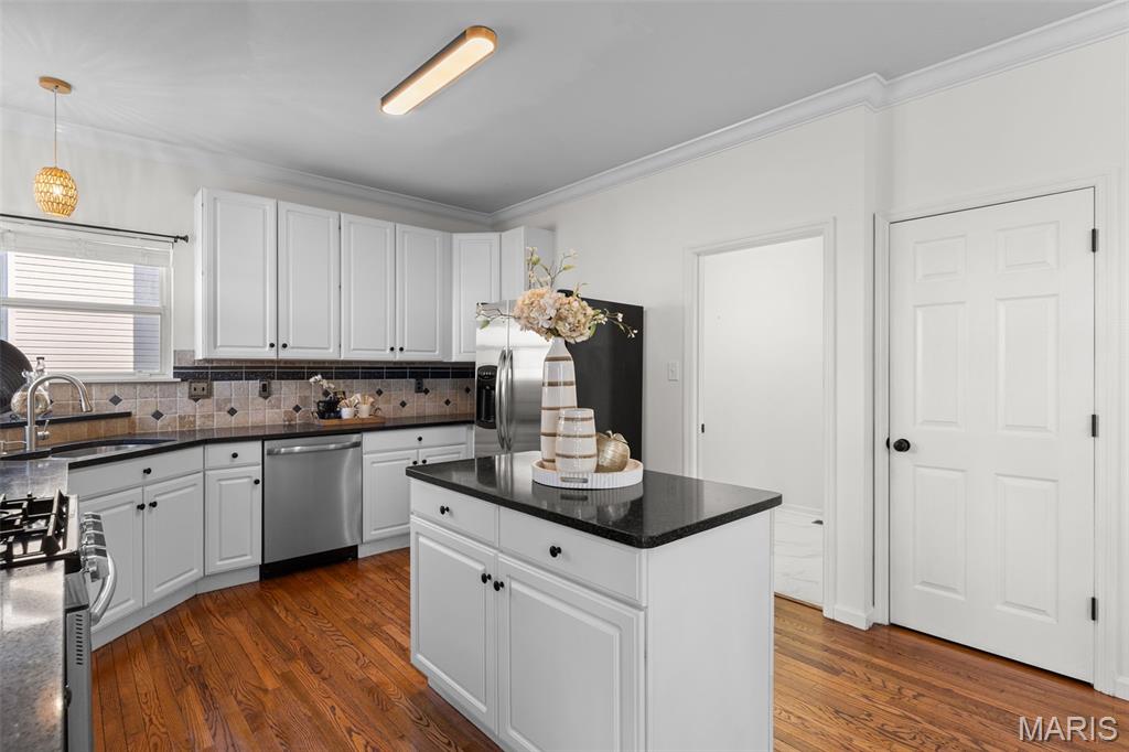 Twin Chimneys - Residential