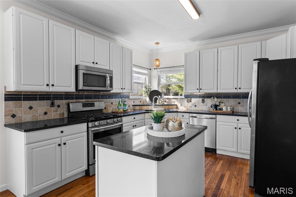 Twin Chimneys - Residential