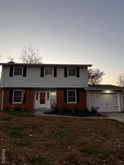 Photo of 369 Hand Drive, Godfrey, IL 62035 (MLS # 25078721)