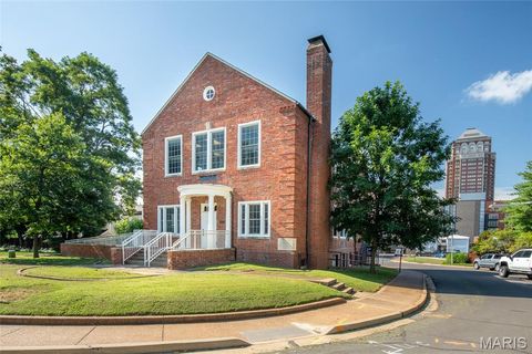 Photo of 7530 Maryland Avenue, Clayton, MO 63105 (MLS # 25049793)