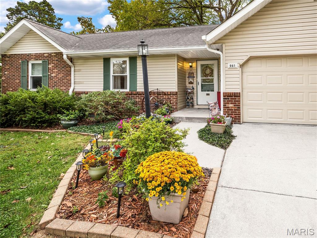 961 Weathervane Lane