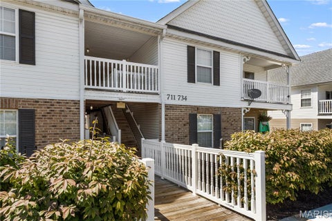 Photo of 734 Saravalle Drive, St Peters, MO 63376 (MLS # 26054207)