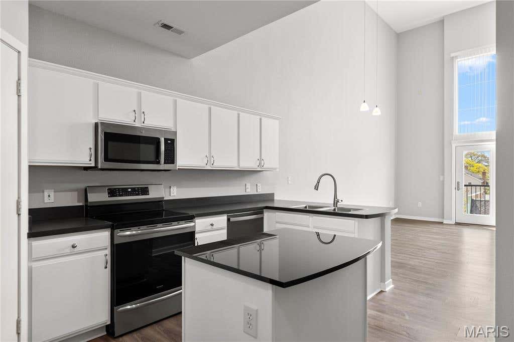 Photo of 200 S Kirkwood Road #320, St Louis, MO 63122 (MLS # 26041595)