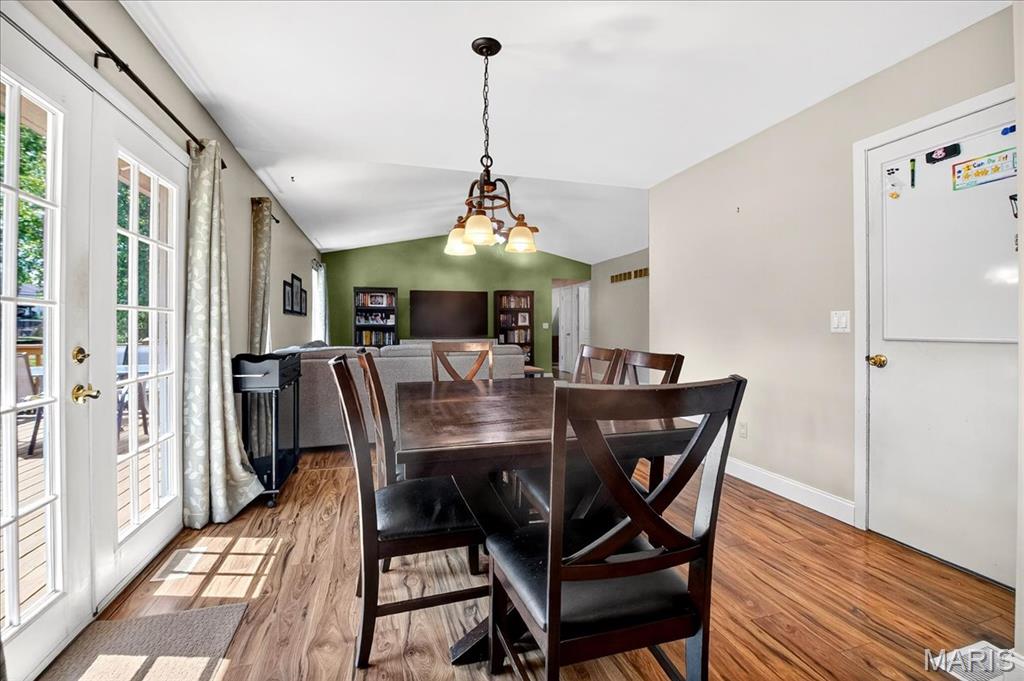 St Peters, Missouri 63376, United States, 3 Bedrooms Bedrooms, ,2 BathroomsBathrooms,Residential,Pending,203895