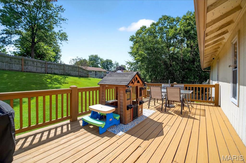 St Peters, Missouri 63376, United States, 3 Bedrooms Bedrooms, ,2 BathroomsBathrooms,Residential,Pending,203895