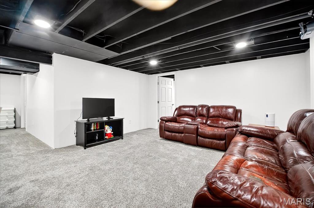 St Peters, Missouri 63376, United States, 3 Bedrooms Bedrooms, ,2 BathroomsBathrooms,Residential,Pending,203895