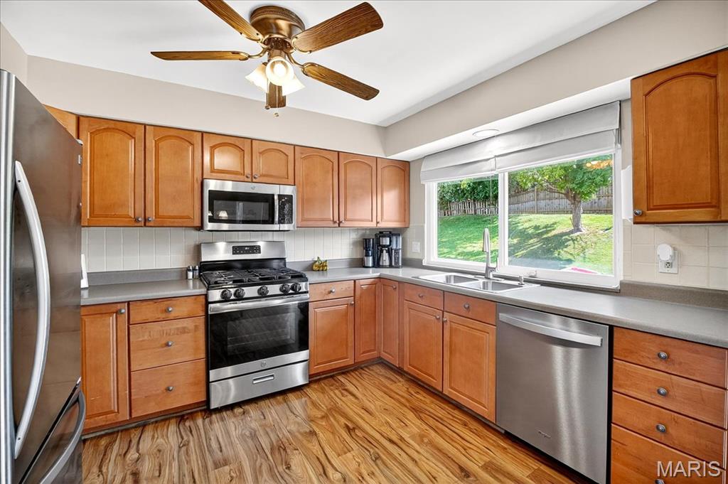 St Peters, Missouri 63376, United States, 3 Bedrooms Bedrooms, ,2 BathroomsBathrooms,Residential,Pending,203895