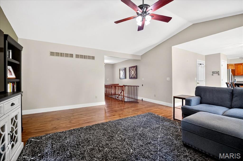 St Peters, Missouri 63376, United States, 3 Bedrooms Bedrooms, ,2 BathroomsBathrooms,Residential,Pending,203895