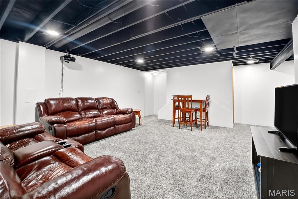 St Peters, Missouri 63376, United States, 3 Bedrooms Bedrooms, ,2 BathroomsBathrooms,Residential,Pending,203895