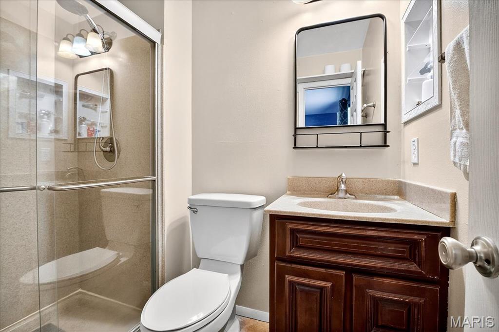 St Peters, Missouri 63376, United States, 3 Bedrooms Bedrooms, ,2 BathroomsBathrooms,Residential,Pending,203895