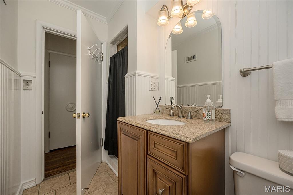 Kingston Manor - Residential
