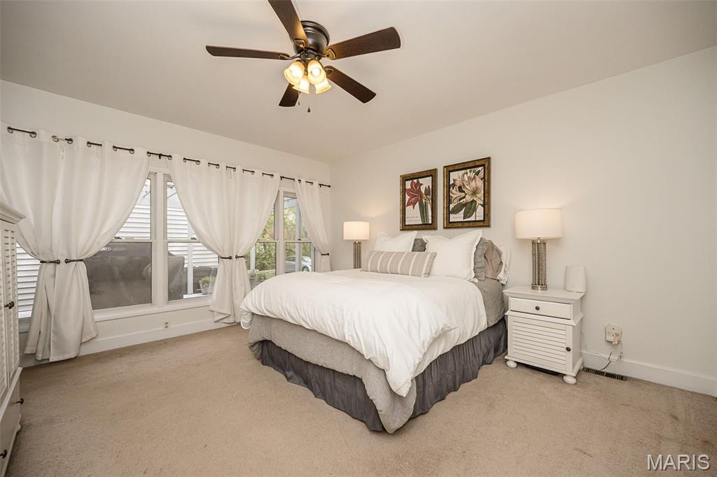 Kingston Manor - Residential