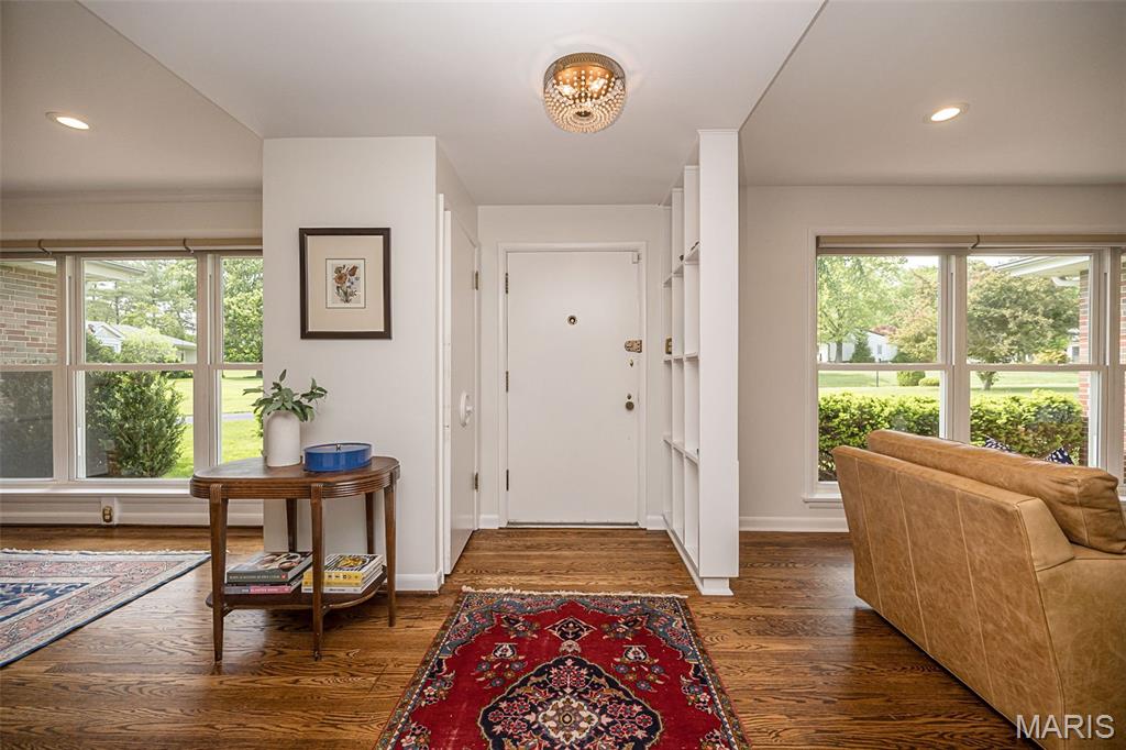 Kingston Manor - Residential