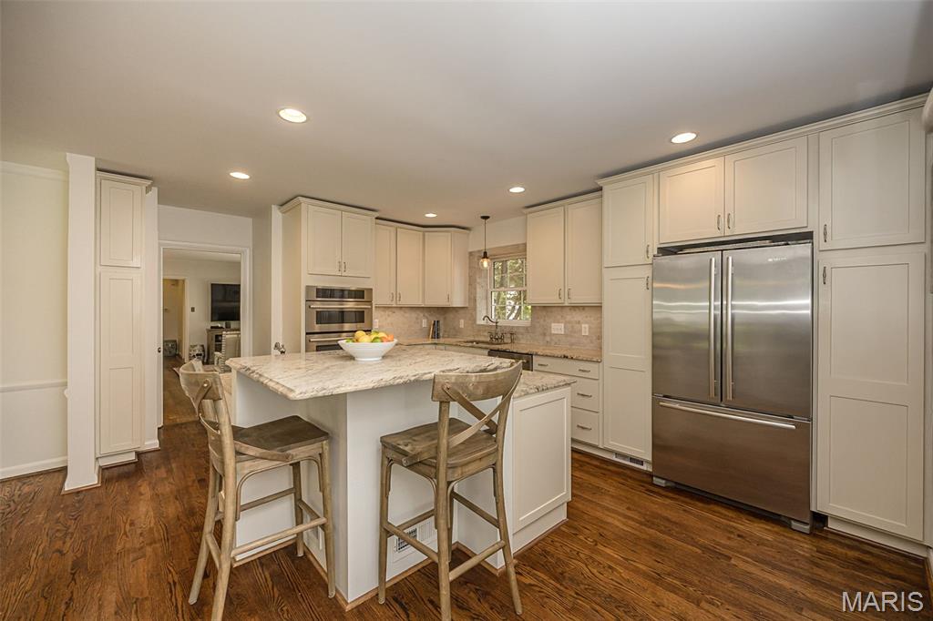 Kingston Manor - Residential
