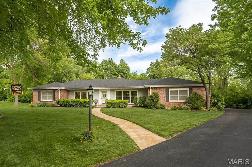 Kingston Manor - Residential