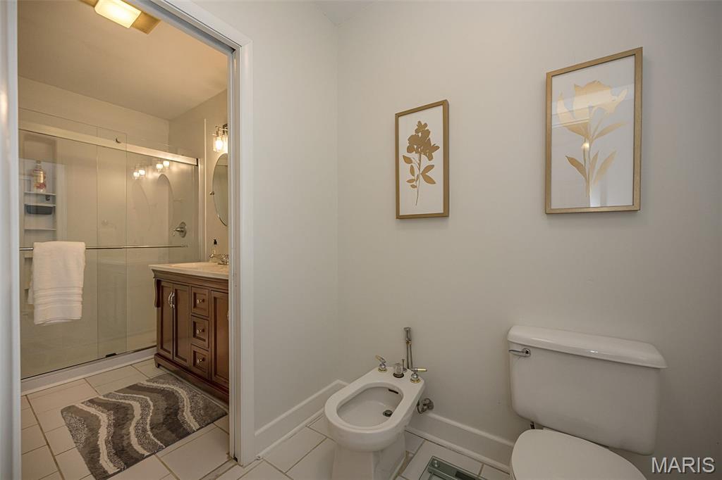 Kingston Manor - Residential