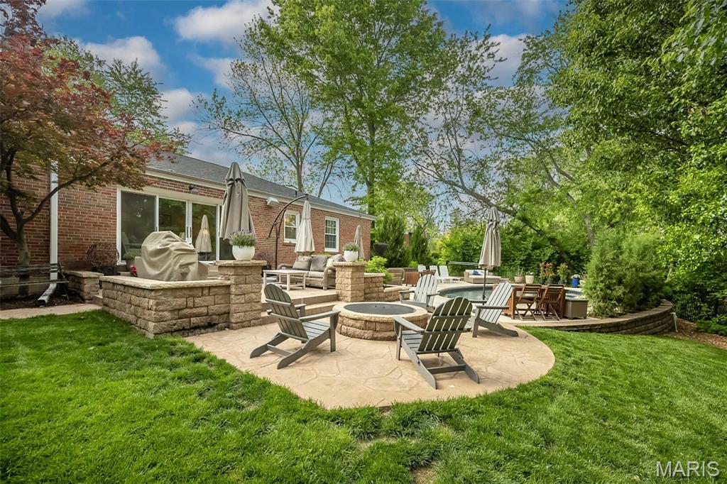 Kingston Manor - Residential