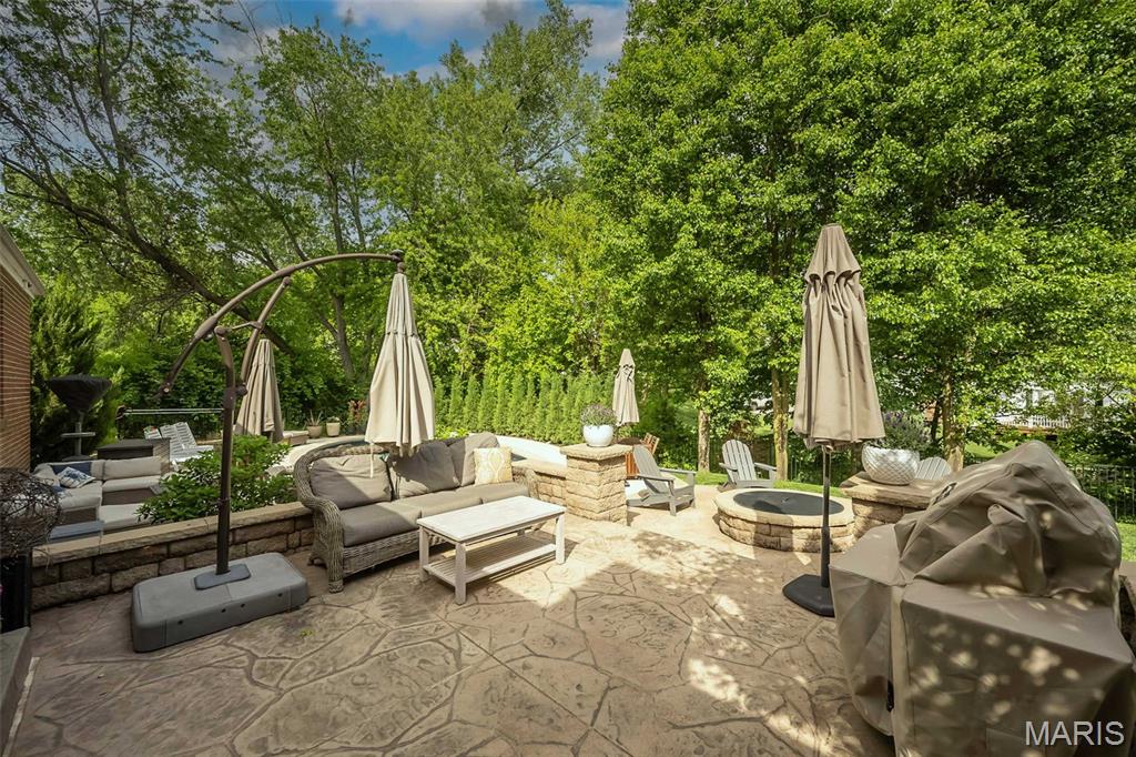Kingston Manor - Residential