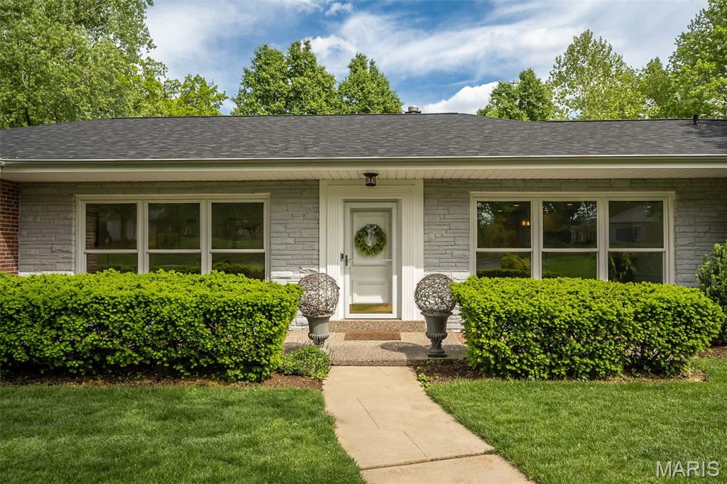 Kingston Manor - Residential