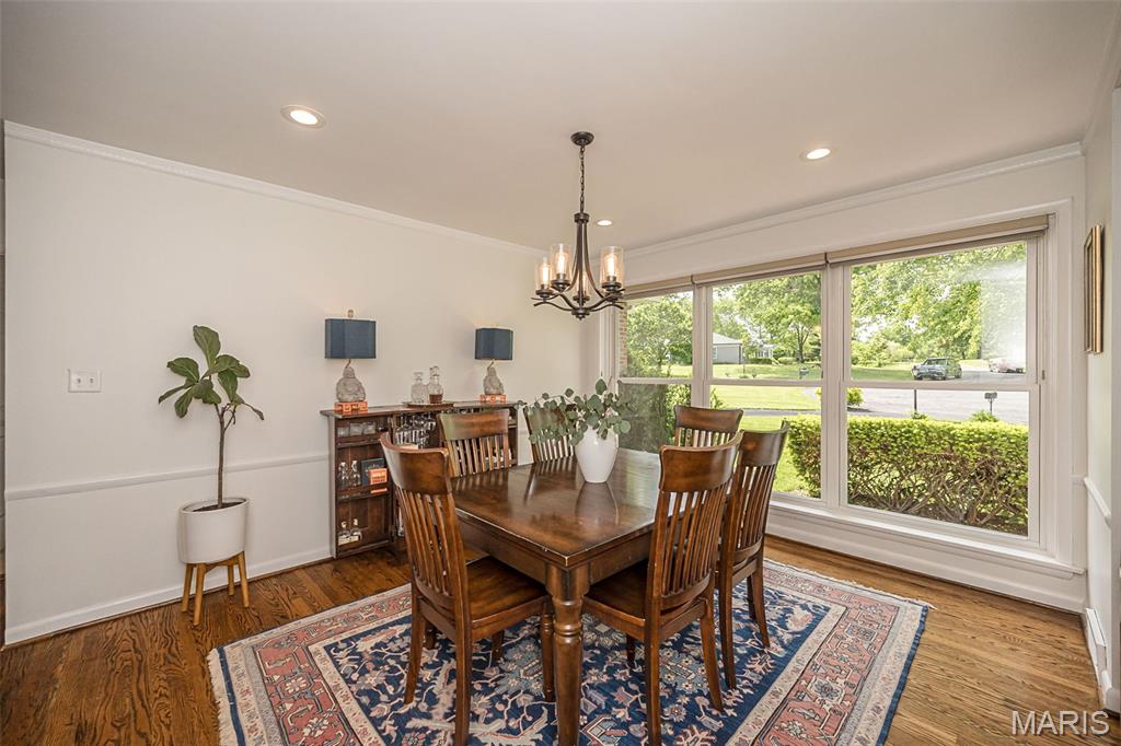 Kingston Manor - Residential