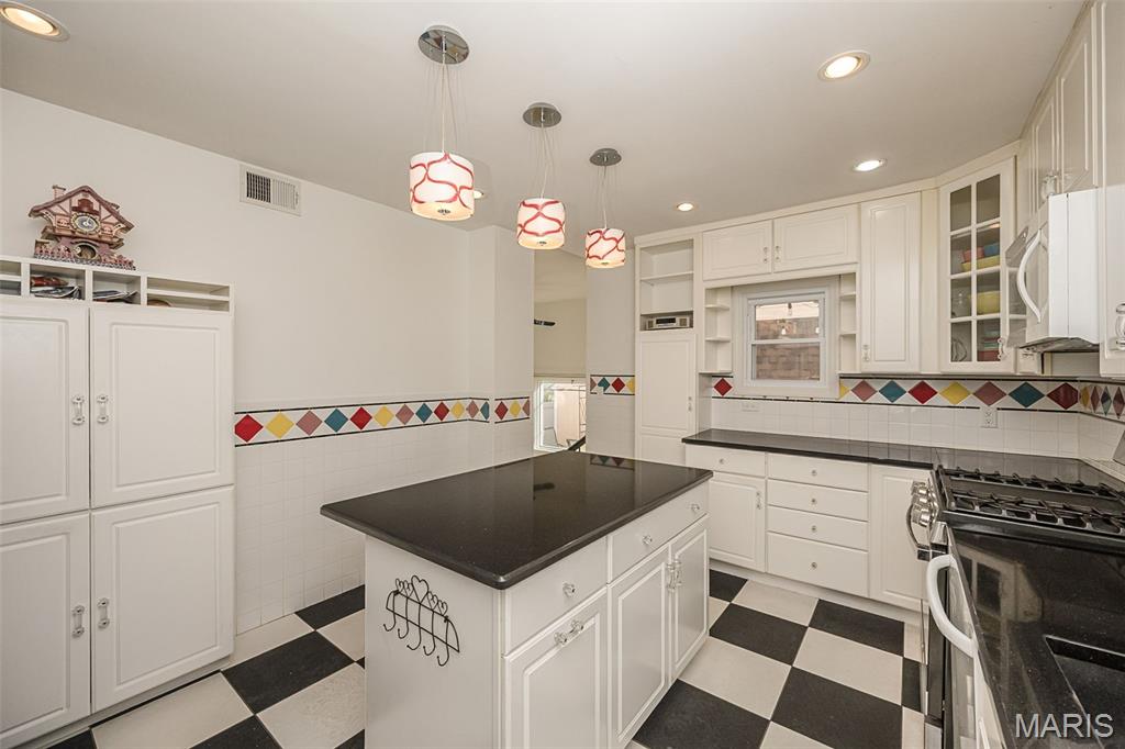 Hill Top View 5 - Residential