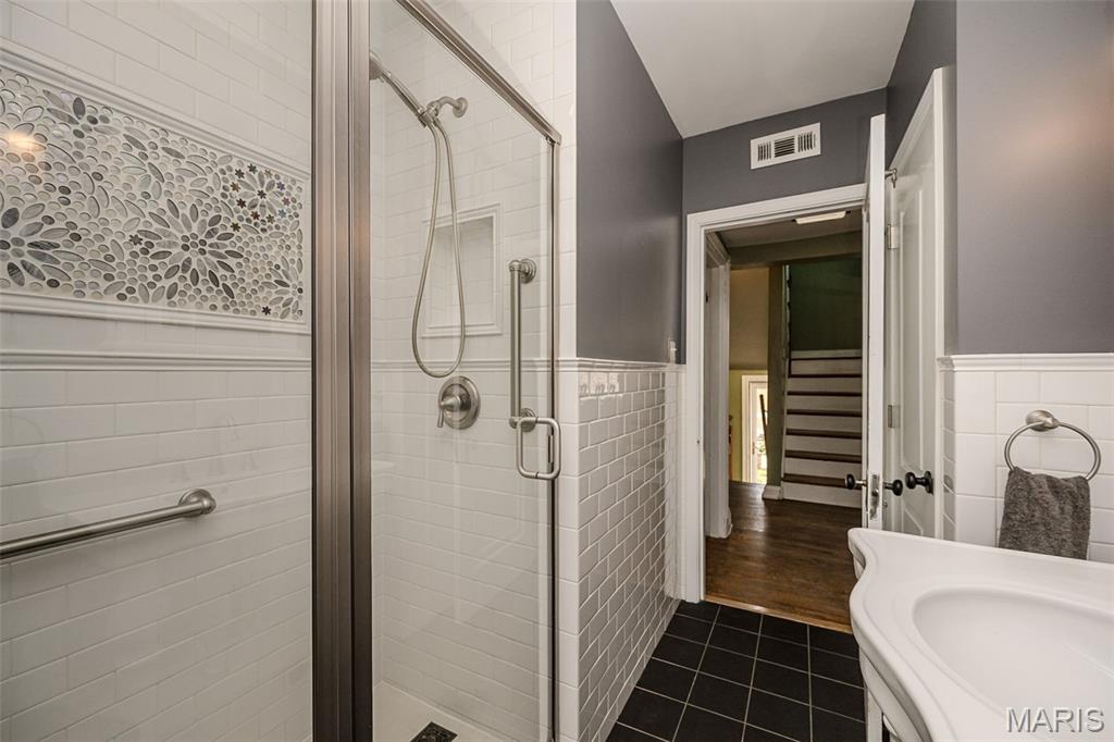 Hill Top View 5 - Residential