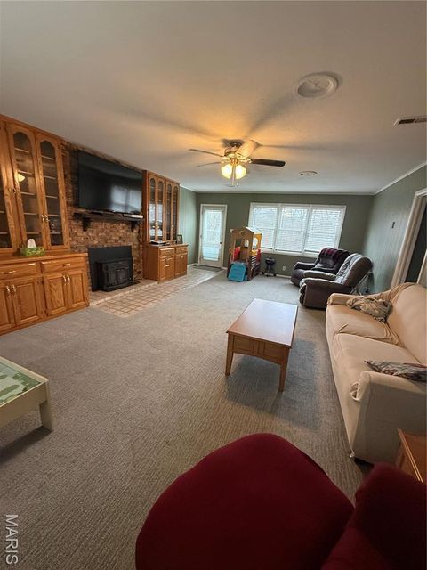 Tiny photo for 5 N Penn Street, Bowling Green, MO 63334 (MLS # 26013063)