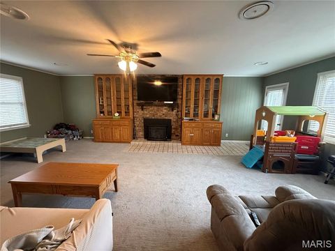 Tiny photo for 5 N Penn Street, Bowling Green, MO 63334 (MLS # 26013063)