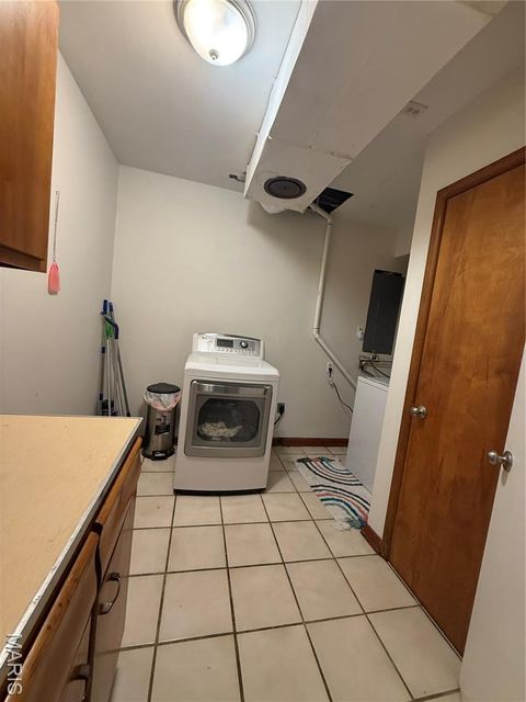 Tiny photo for 5 N Penn Street, Bowling Green, MO 63334 (MLS # 26013063)