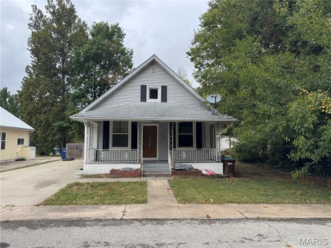 Photo of 305 W Walnut Street, Winfield, MO 63389 (MLS # 26065808)