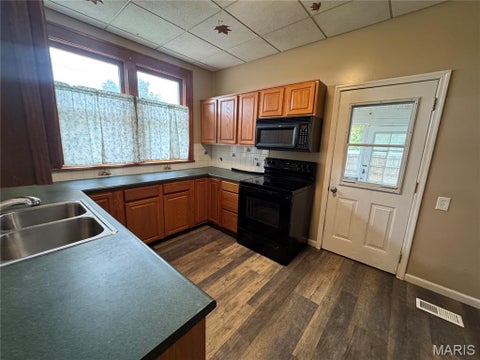 Tiny photo for 305 W Walnut Street, Winfield, MO 63389 (MLS # 26065808)