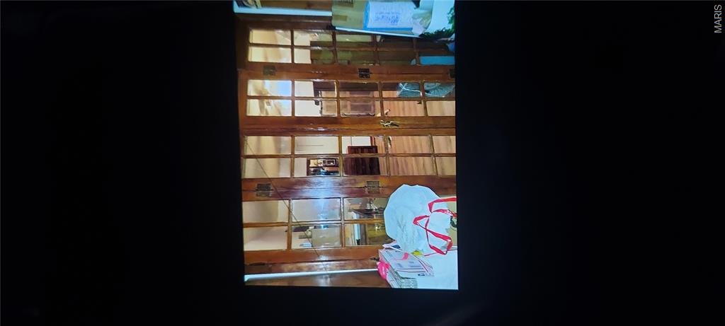 J De Gonia 2nd - Residential