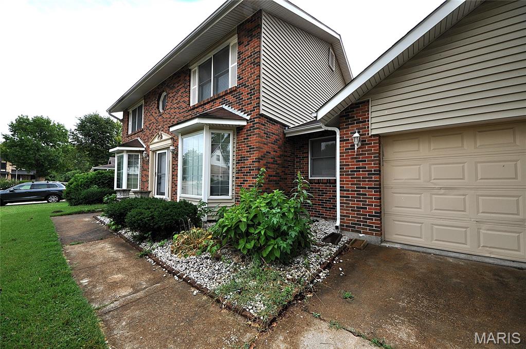 3604 Viembra Drive