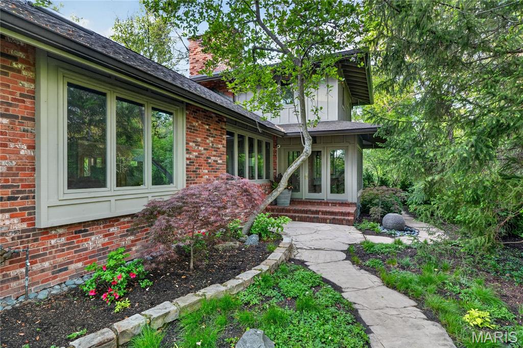 57 Log Cabin Drive