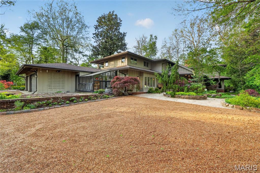 57 Log Cabin Drive