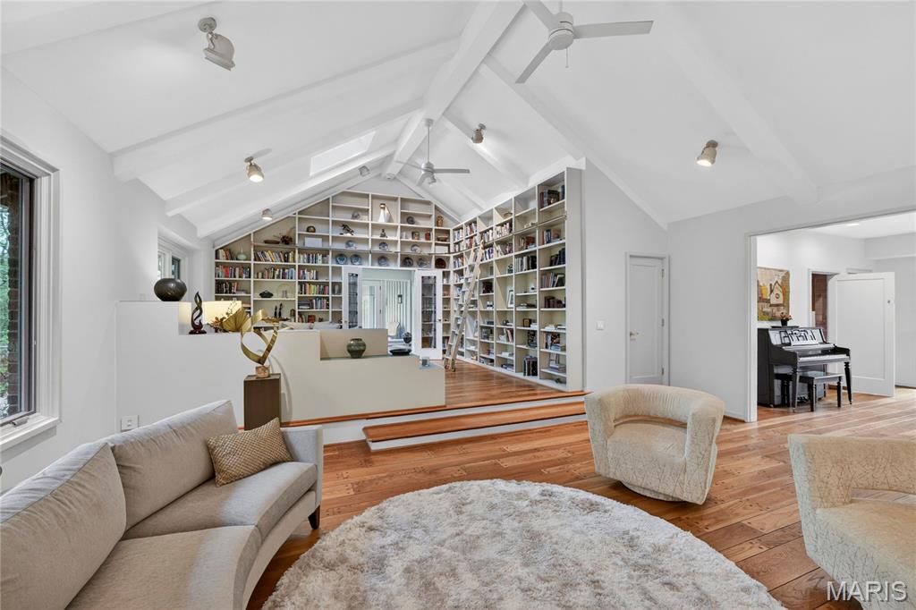 Von Schrader Estate - Residential