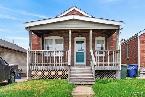 Photo of 4827 Miami Street, St Louis, MO 63116 (MLS # 26023029)