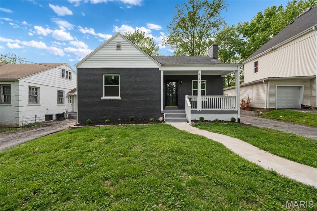 Photo of 2129 Wolter Avenue, St Louis, MO 63114 (MLS # 26026912)