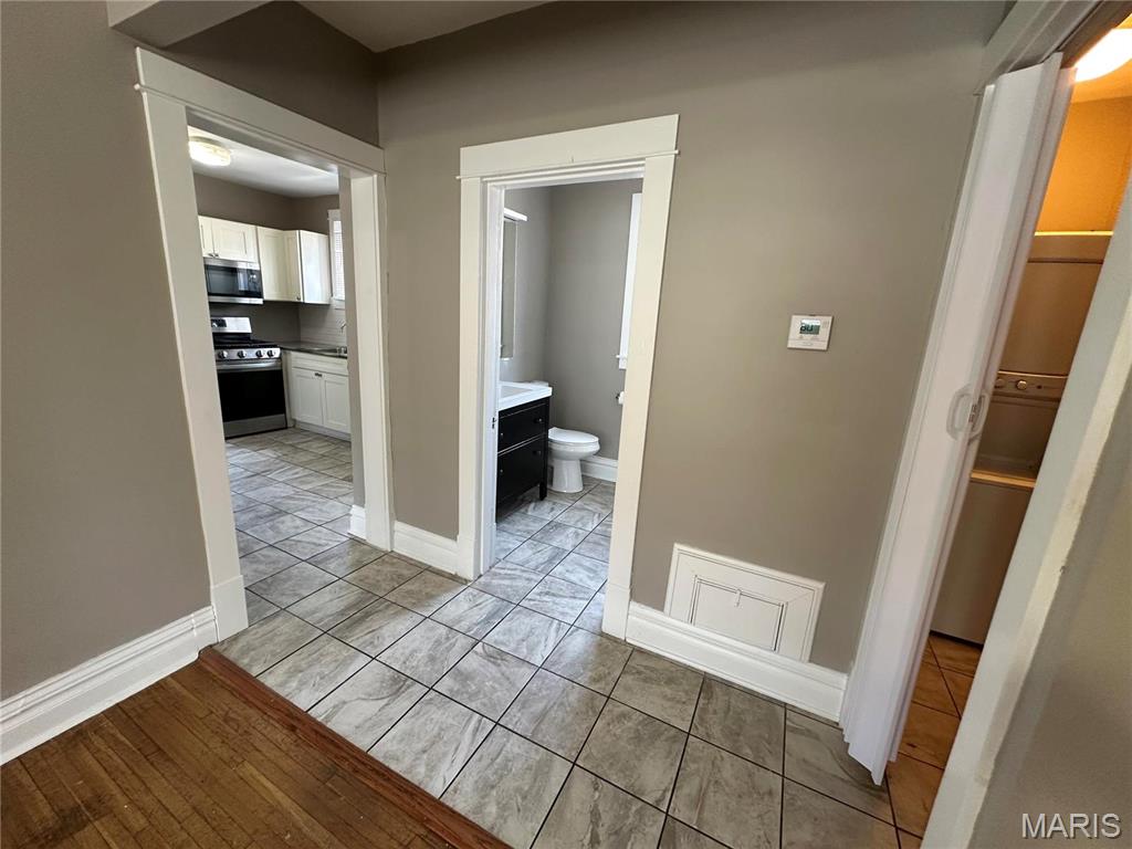 St Louis, Missouri 63116, United States, 2 Bedrooms Bedrooms, ,1 BathroomBathrooms,Residential,Active,224006