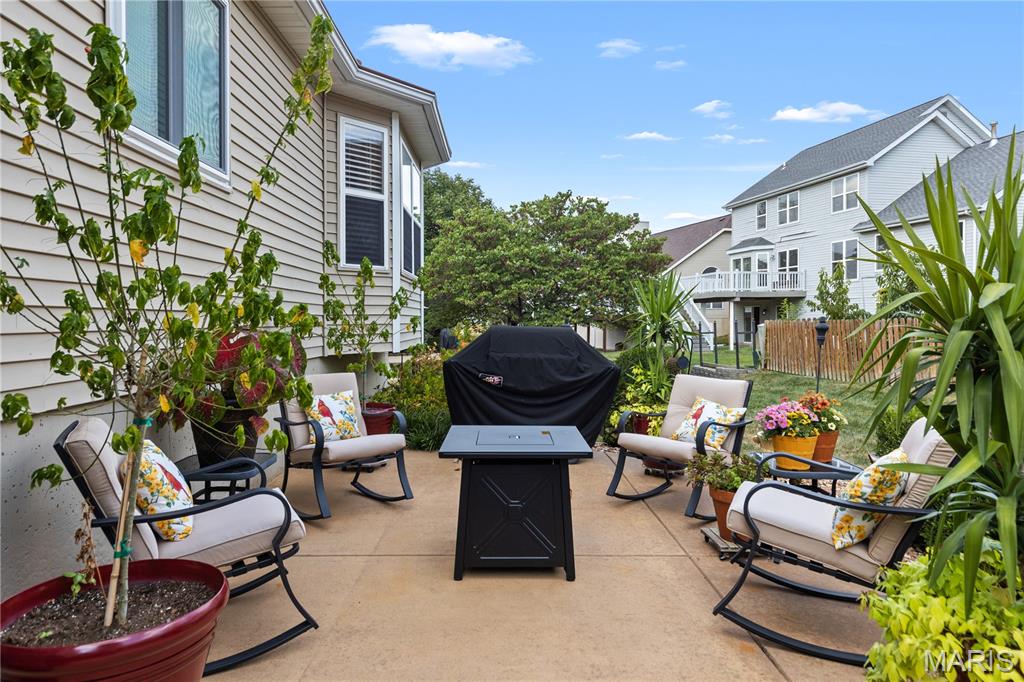 St Peters, Missouri 63376, United States, 3 Bedrooms Bedrooms, ,2 BathroomsBathrooms,Residential,Pending,202775